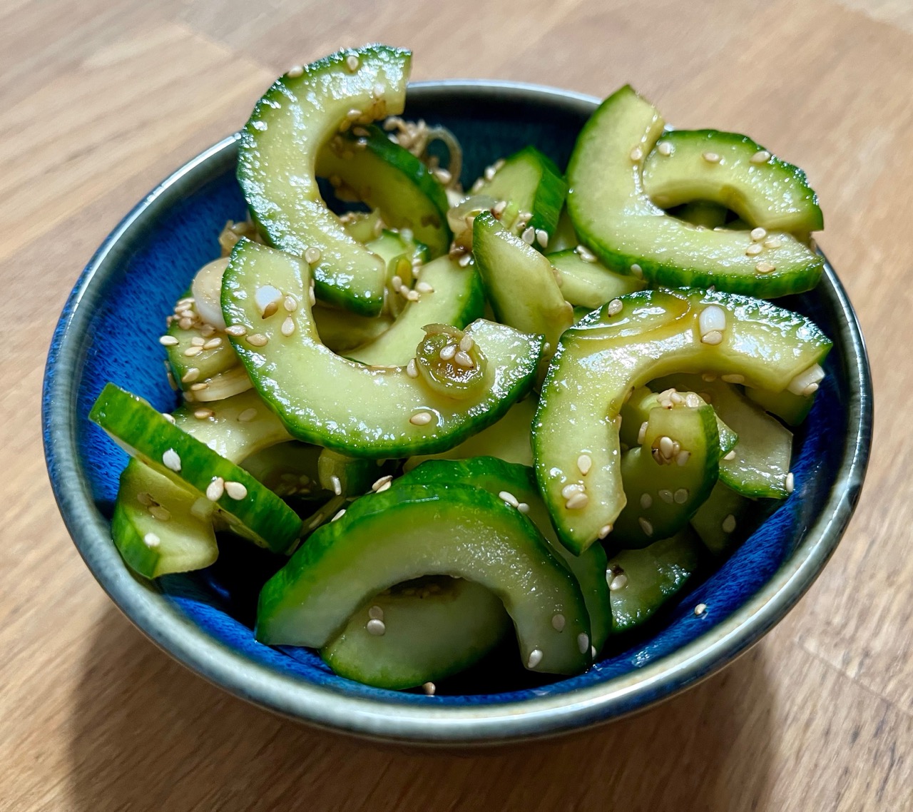 Gurken-Sesam-Salat