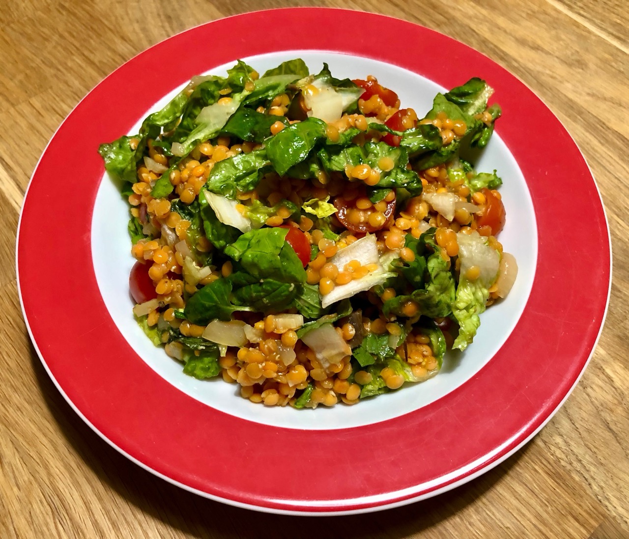 Linsen-Tomaten-Dattel-Salat