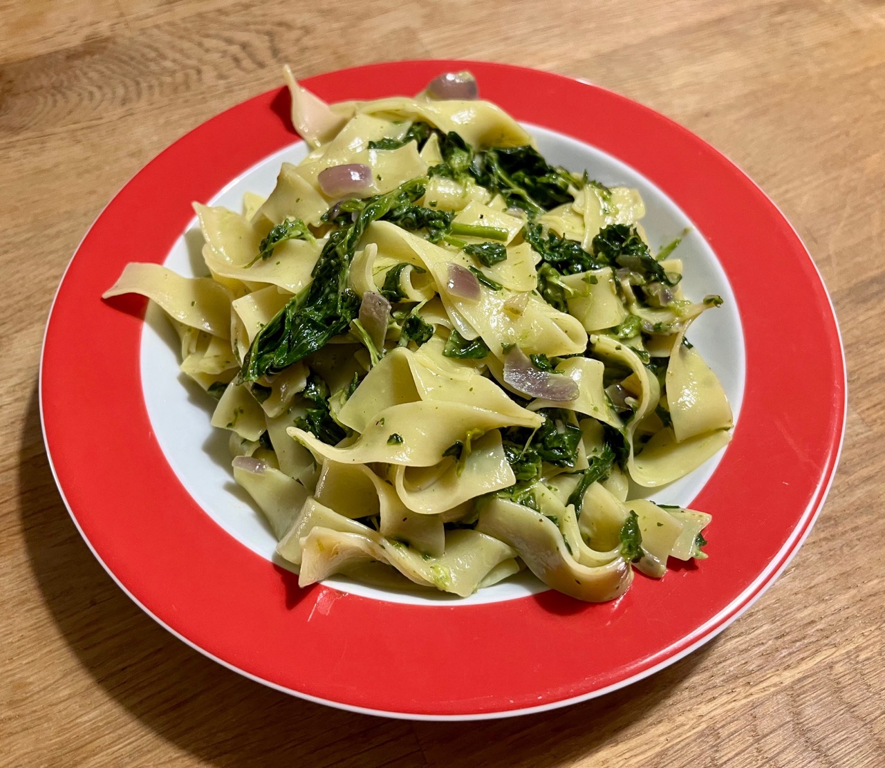 Pasta mit Spinat-Sahne-Soße