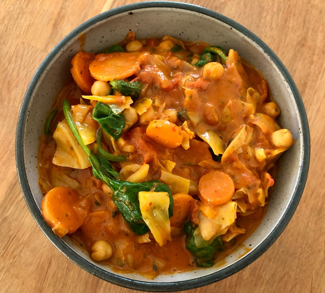 Spitzkohl-Kichererbsen-Karotten-Curry